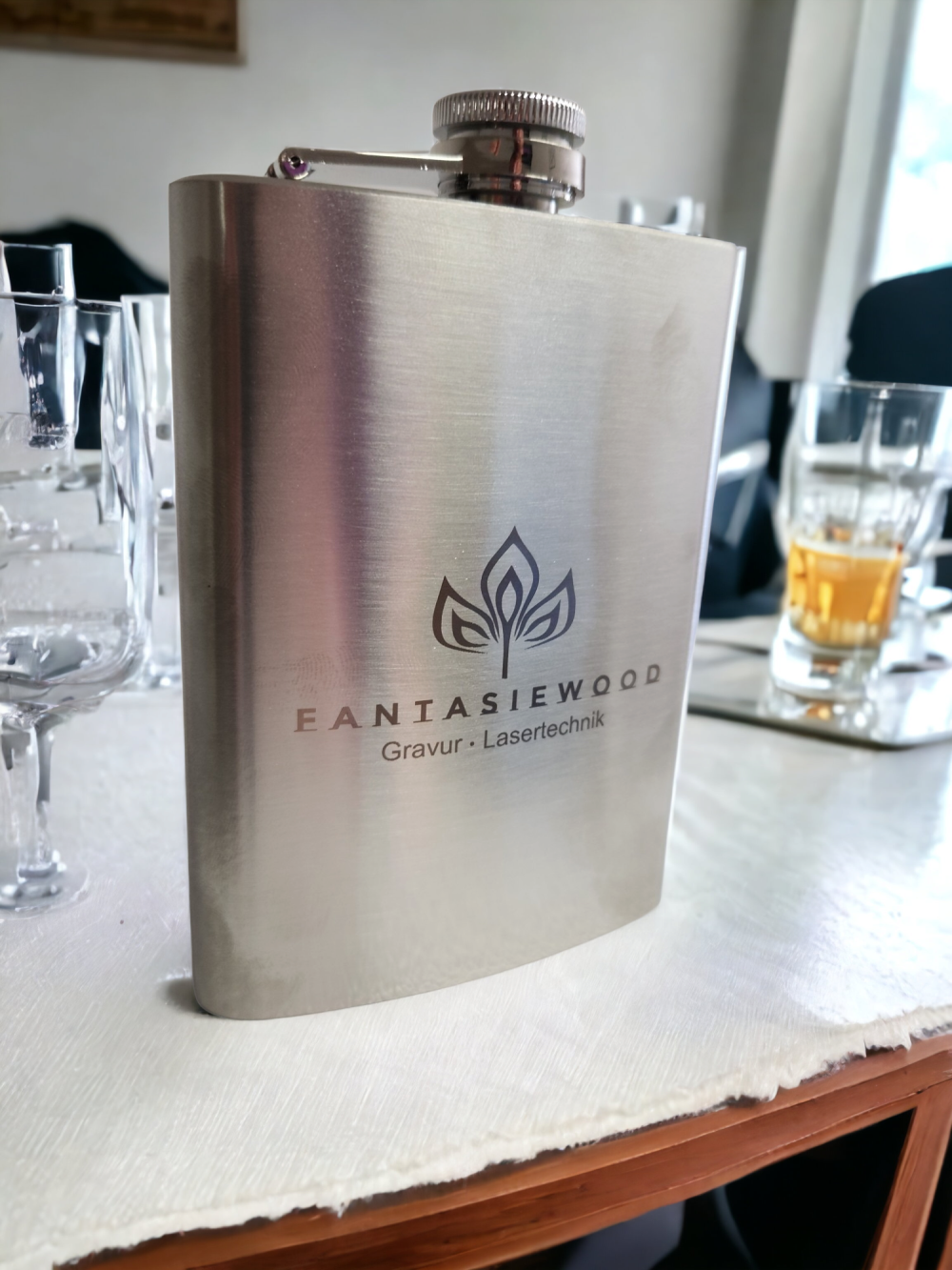 Flachmann aus Edelstahl mit Lasergravur