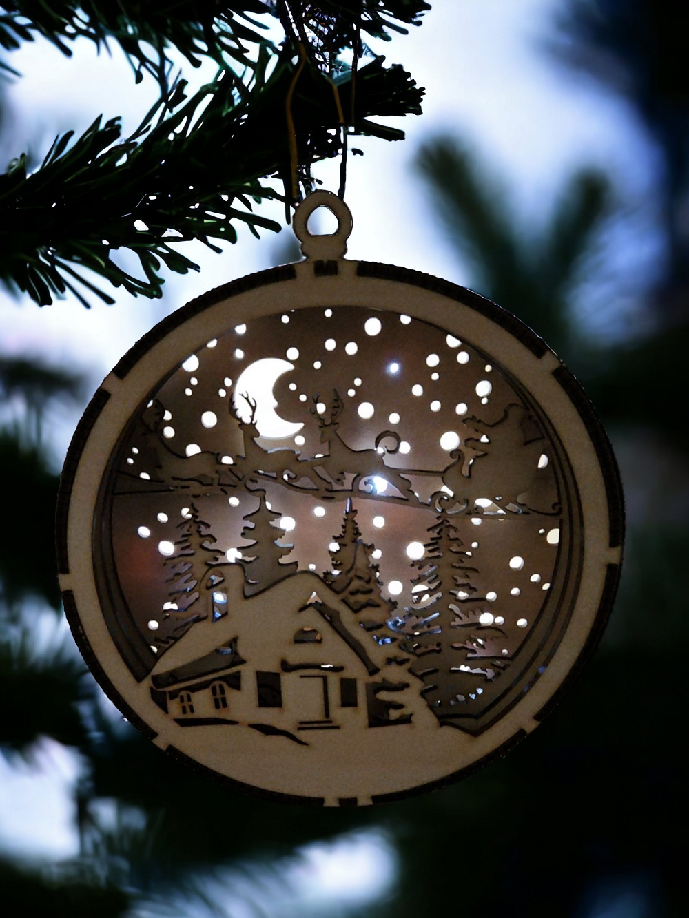  Weihnachts-LED-Anhänger aus Birkenholz