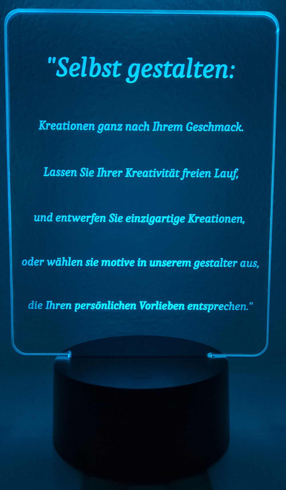 Acrylglas selbst gestalten mit LED-Sockel, RGB-Farbwechsel, batteriebetrieben, Fernbedienung und USB-Kabel